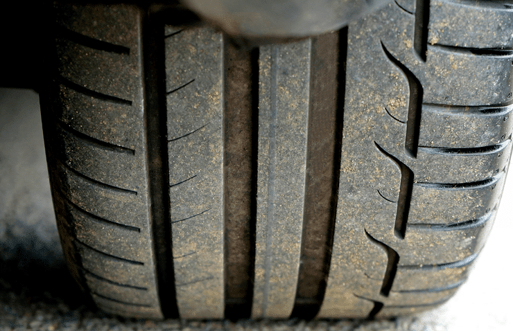Neumáticos de ocasión ¿deberías utilizarlos?